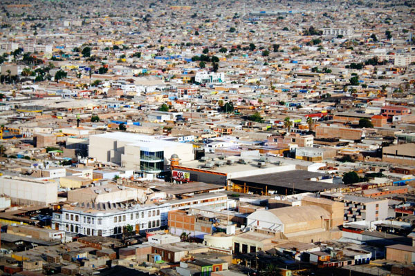 Arquitectura de las transferencias; Arica y norte de Chile, no lugar y lugar de todos